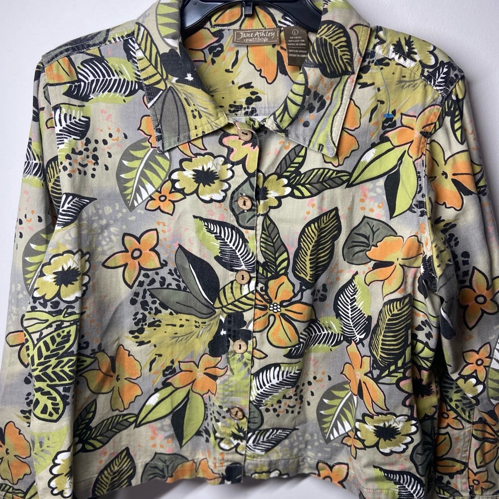 Jane Ashley Floral Button-Up Shirt in Yellow, Olive & Black